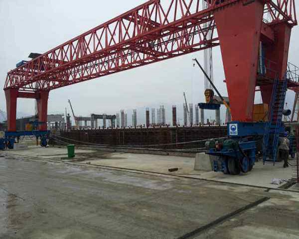 湖北孝感輪胎龍門吊廠家 門式起重機電線敷設(shè)的要求