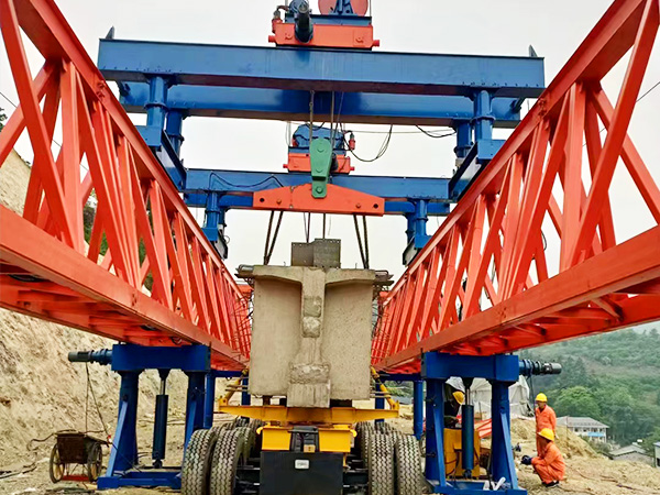 關于運梁車行駛時的注意事項 甘肅運梁車施工團隊