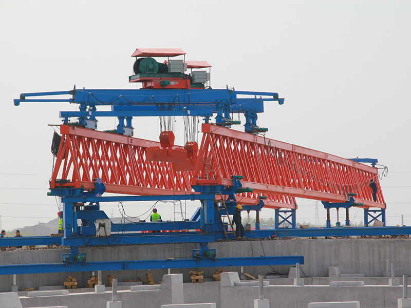 200噸自平衡架橋機(jī)