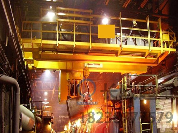 鑄造起重機(jī)結(jié)構(gòu)方面的特征 濟(jì)南四梁鑄造起重機(jī)廠(chǎng)家