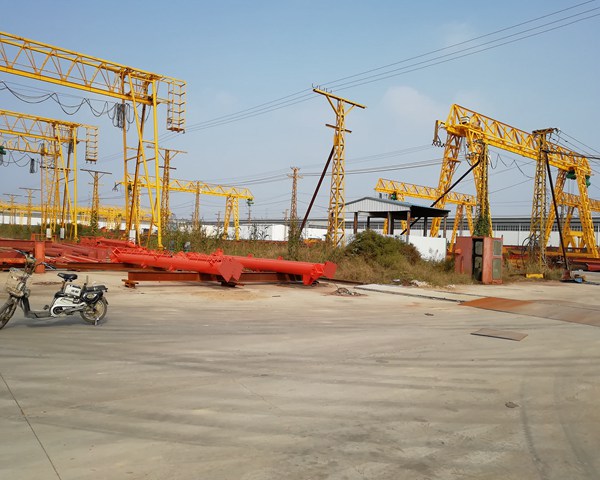 云南玉溪龍門吊公司室外安裝準則