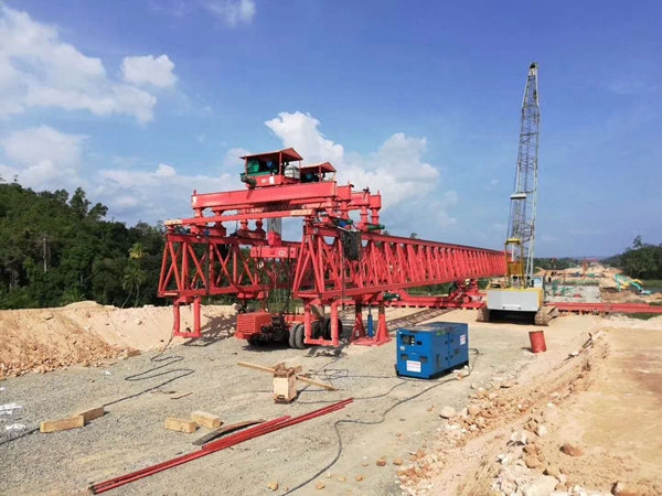 江蘇揚州架橋機廠家【自行式架橋機】