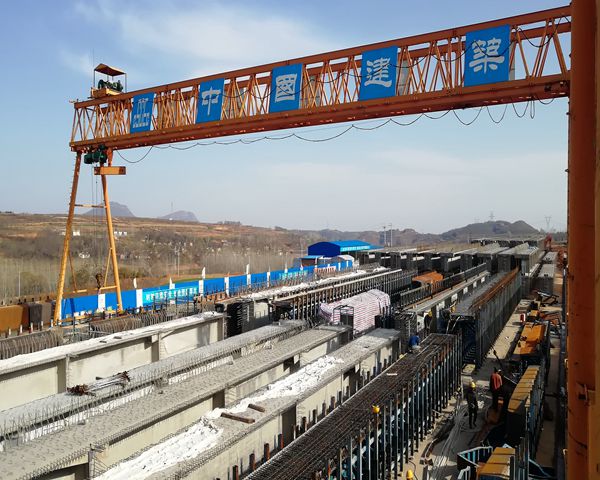 遼寧丹東門式起重機廠家國標和非標簡介