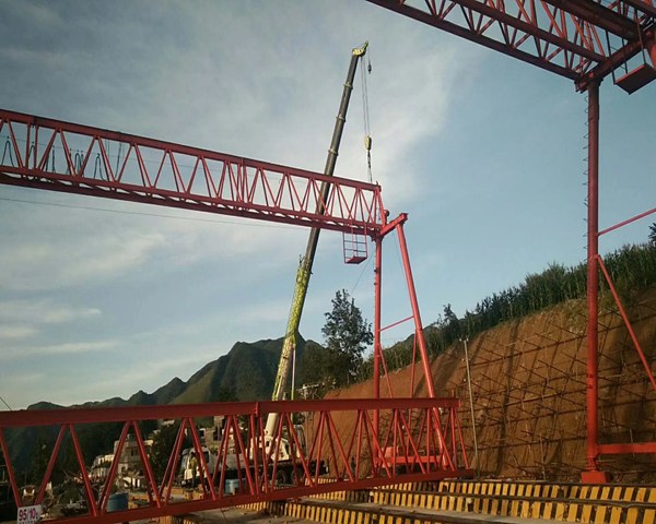 吉林四平龍門吊公司-梁式起重機(jī)