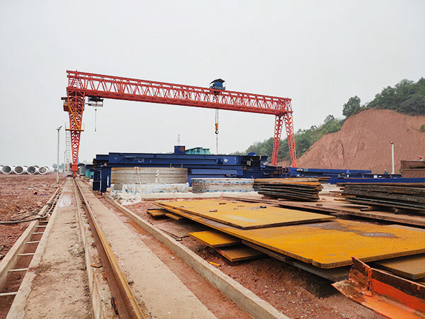 西藏拉薩門式起重機