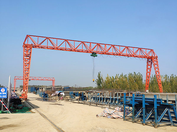 寧夏吳忠上包下花門式起重機廠家設備