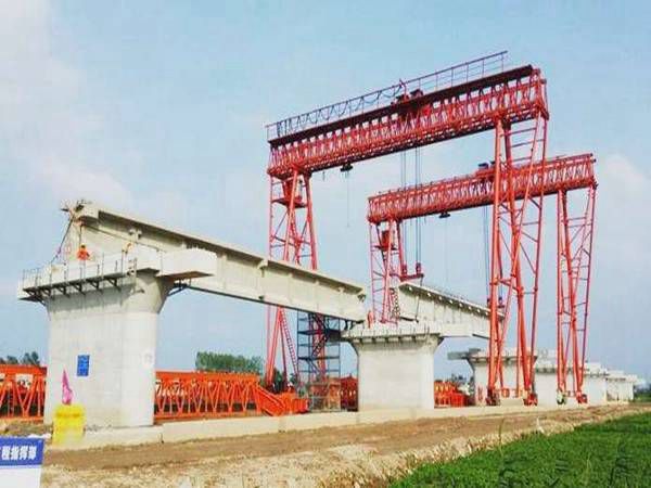 江蘇徐州龍門吊公司門式起重機軌道滑線