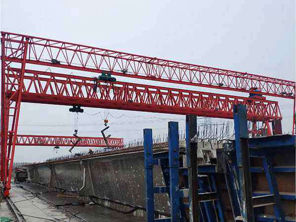 七臺河龍門吊公司 起重機設(shè)備性能佳