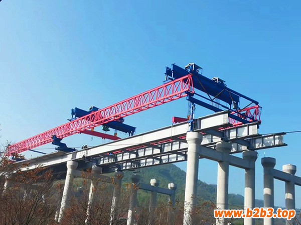 廣西河池架橋機(jī)廠家提醒注意危險(xiǎn)標(biāo)志