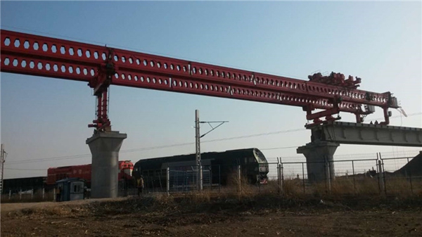 云南臨滄架橋機公司講講GT32M-180T鐵路架橋機