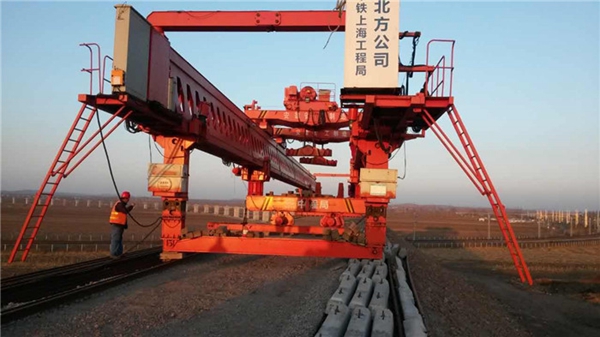 云南曲靖架橋機(jī)公司介紹單梁式架橋機(jī)