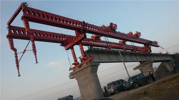 云南保山架橋機(jī)公司介紹雙懸臂式架橋機(jī)