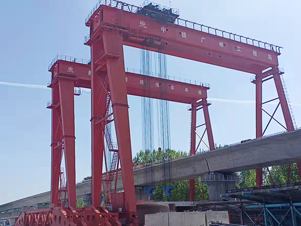 江蘇淮安龍門吊公司生產(chǎn)銷售100噸龍門吊