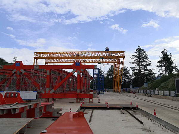  湖北襄樊140噸龍門吊軌道如何選擇介紹